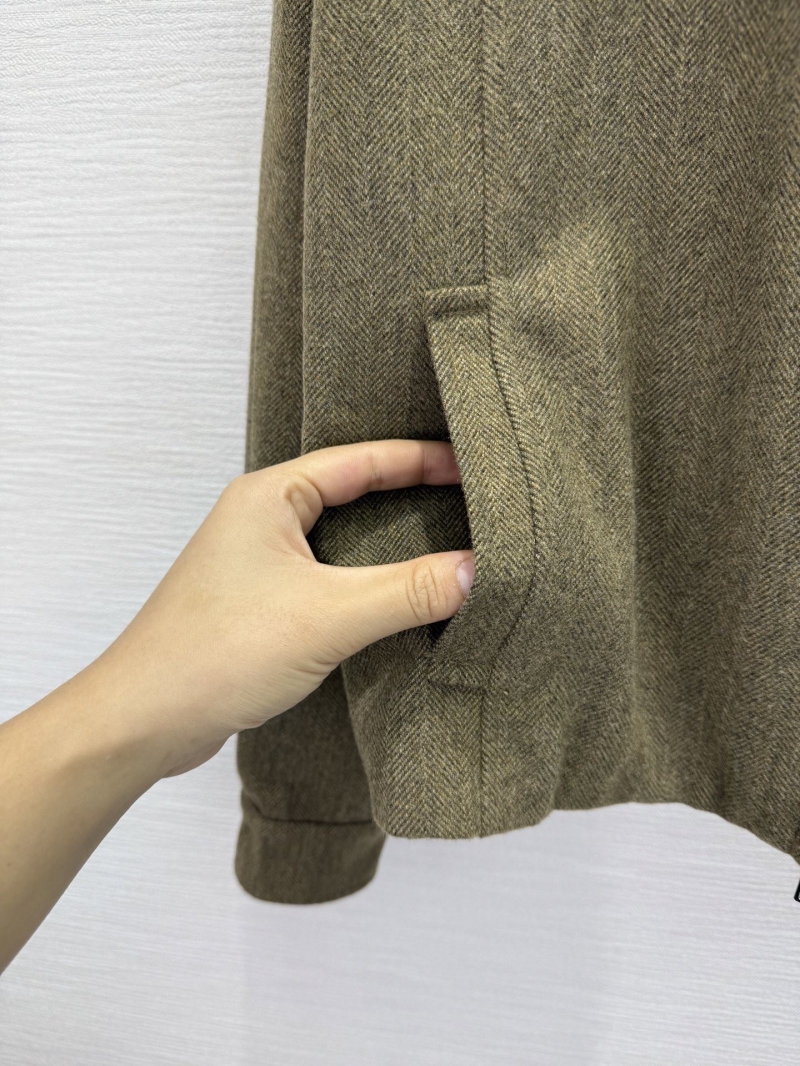 Pra*a outwear